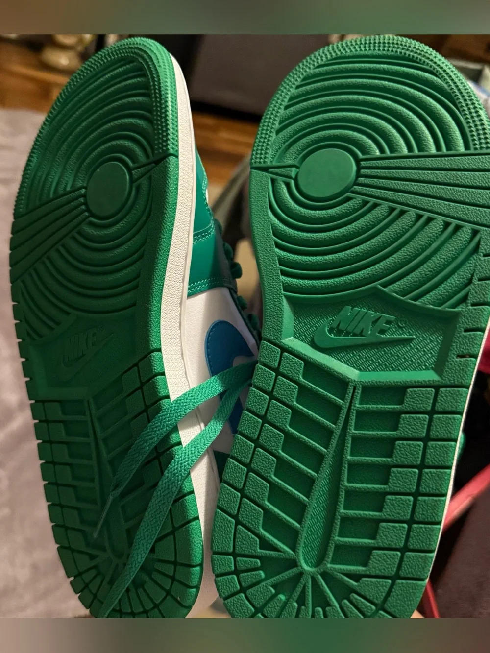 Jordan Women’s White, Green & Blue Low-Top Sneakers size 7.5